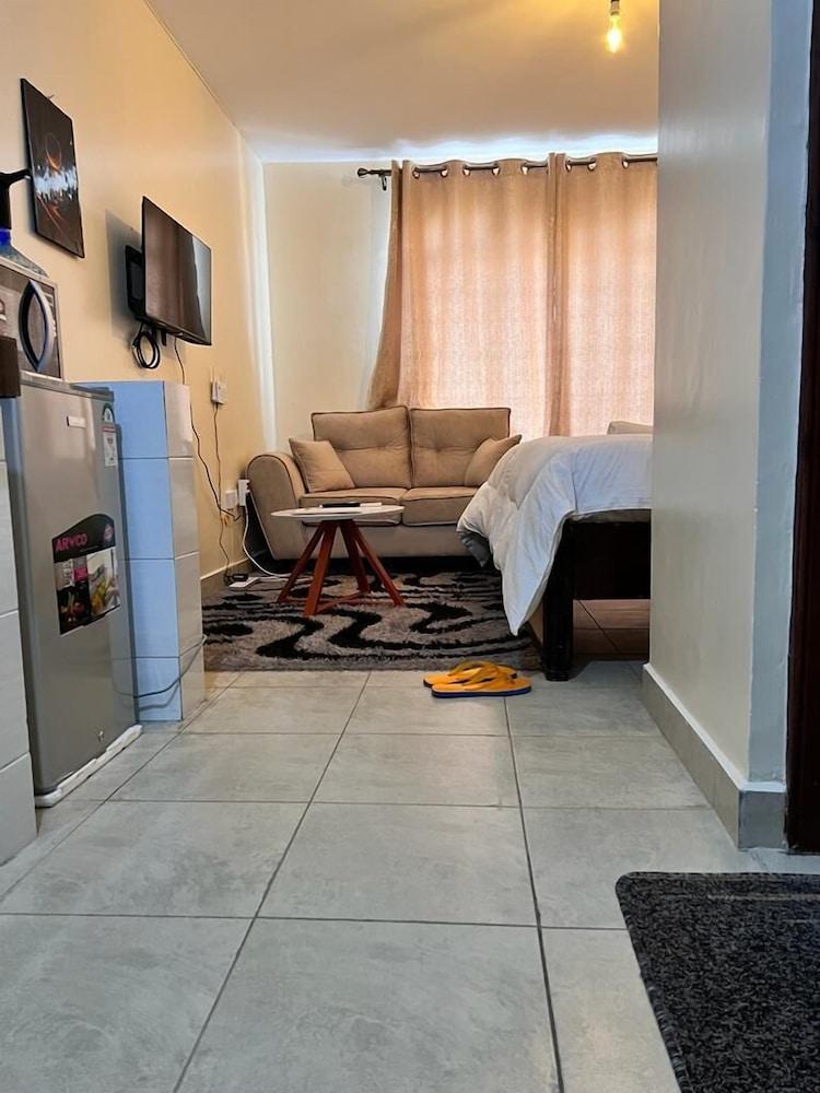 Lux Suites Cavendish Studio Apartments