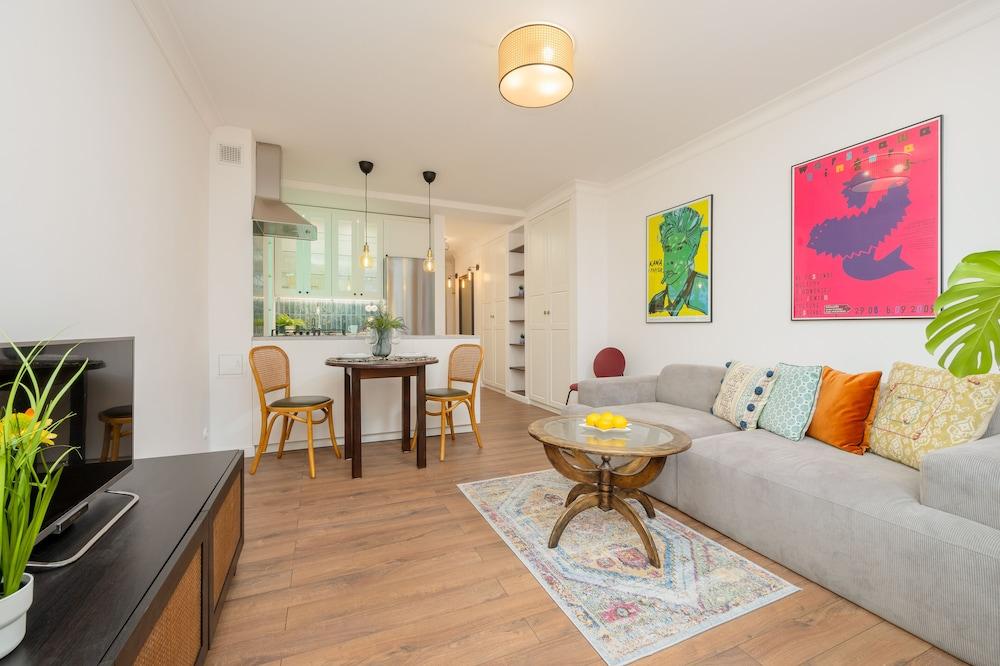 Marszałkowska Apartment by Renters