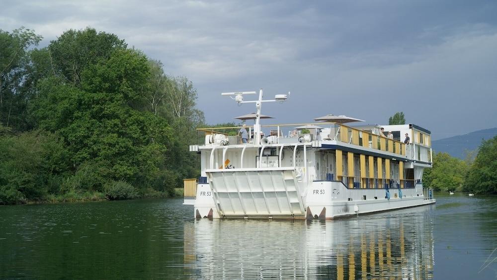 Boutique Boat Hotel Attila