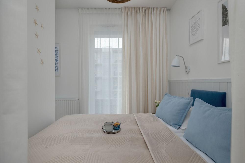 Marina Residence Studio 47A by Renters