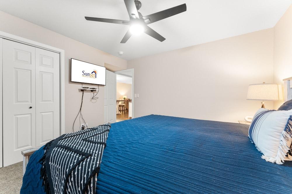 Elite Escape 2 Bedroom Condo by RedAwning