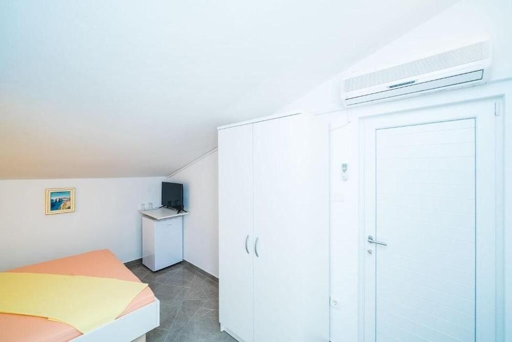 Bari - 10 km From Airport - R3