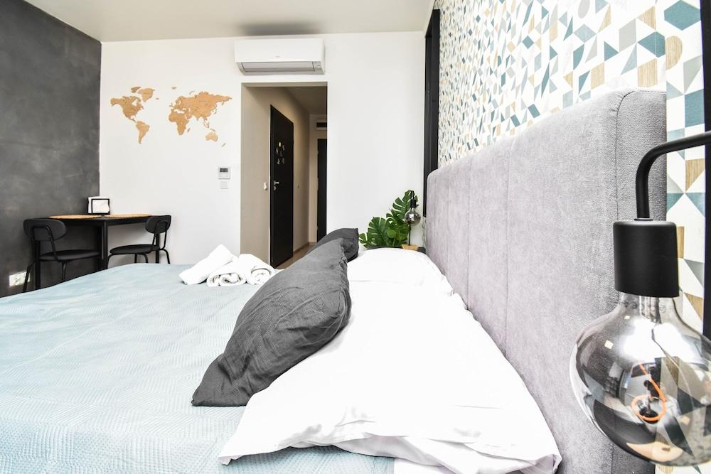 EASY RENT Apartments - Smart 705