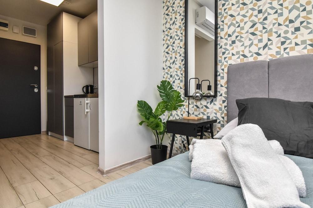 EASY RENT Apartments - Smart 705