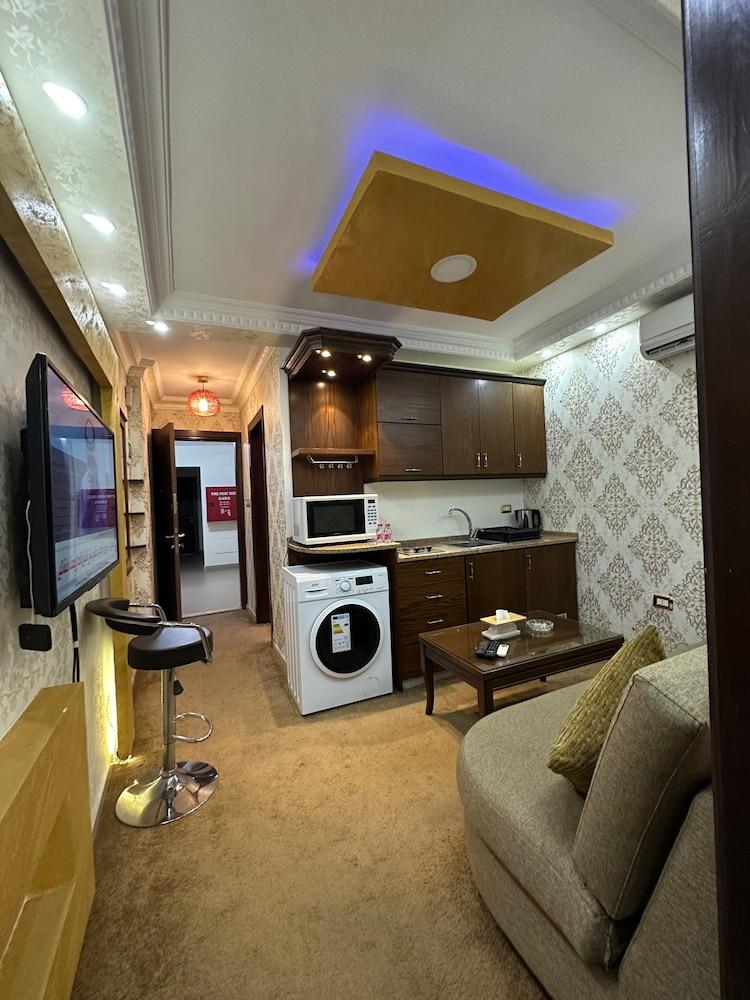 Al-burj Apart 7th Circle