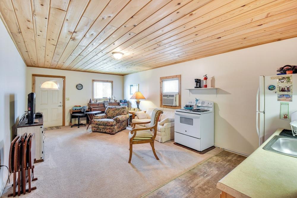 Rustic Jefferson Retreat w/ Fire Pit: Near Athens!