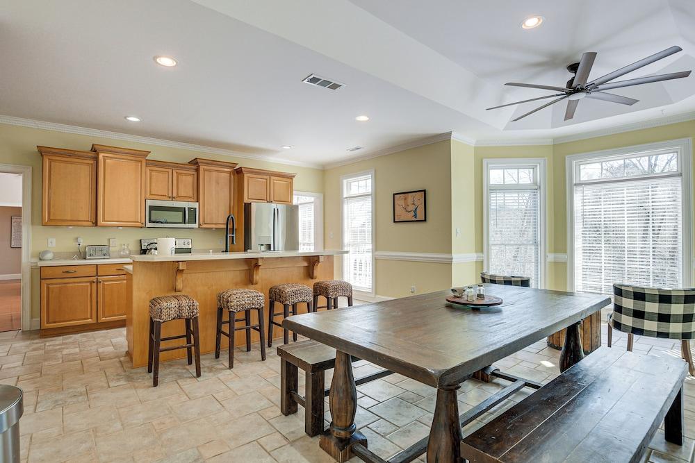 Lake Hartwell Getaway w/ Private Dock + Fire Pit!