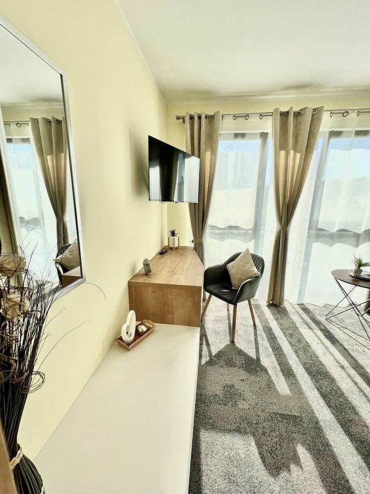 LikeDaheim Apartments