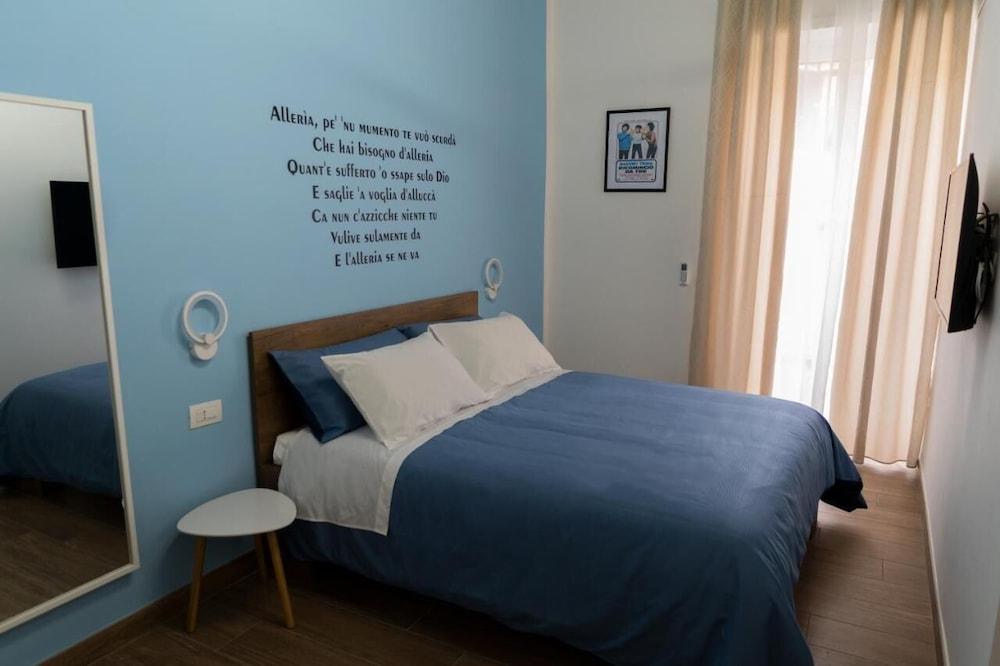 Yes I Know My Room - Storico