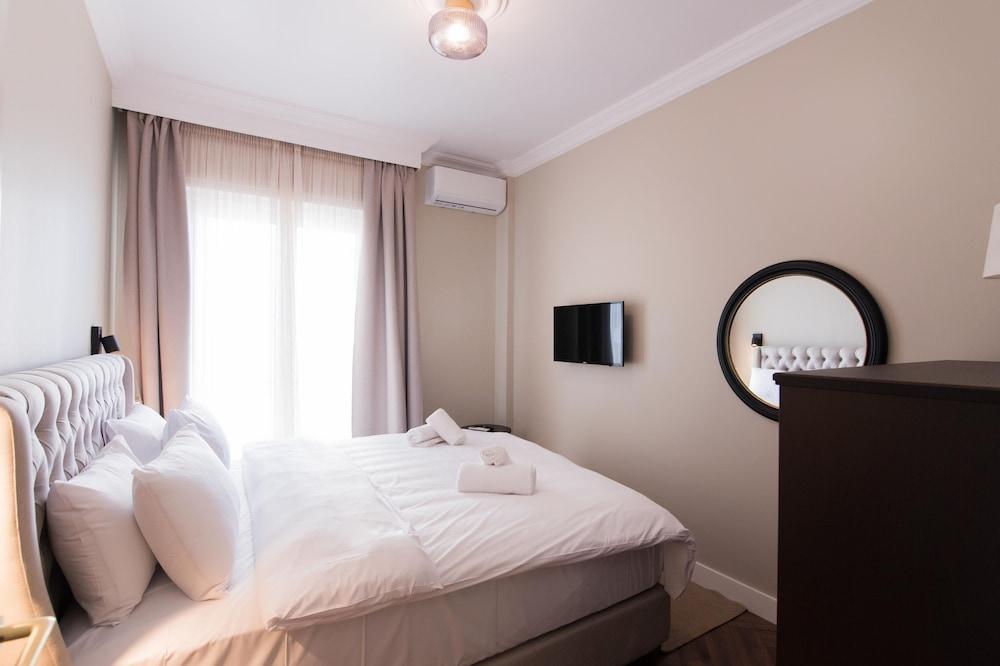 Primavera' Seafront apt with tower view