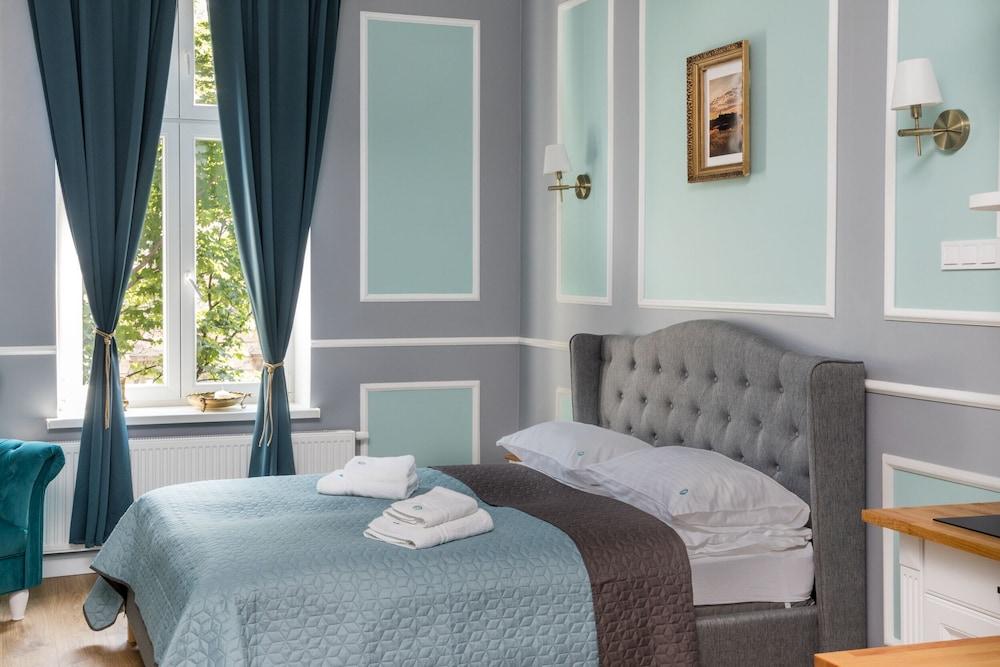 Karmelicka Stylish Studio by Renters