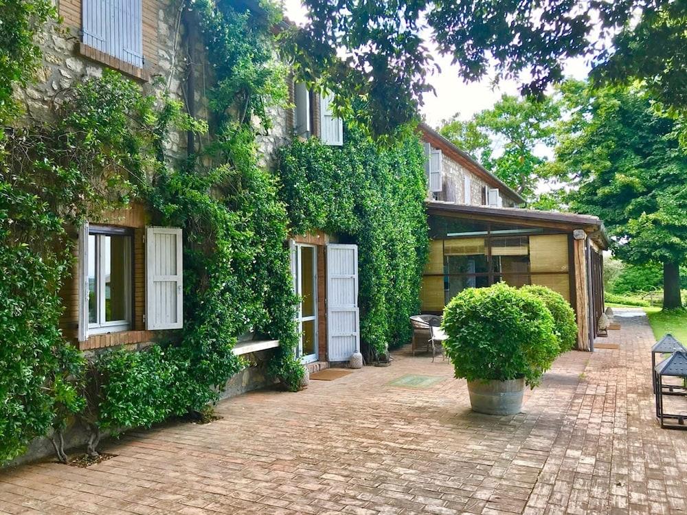 Villa Vinarte Elegant Home 2 Pools Tennis spa Winery Exclusively for you