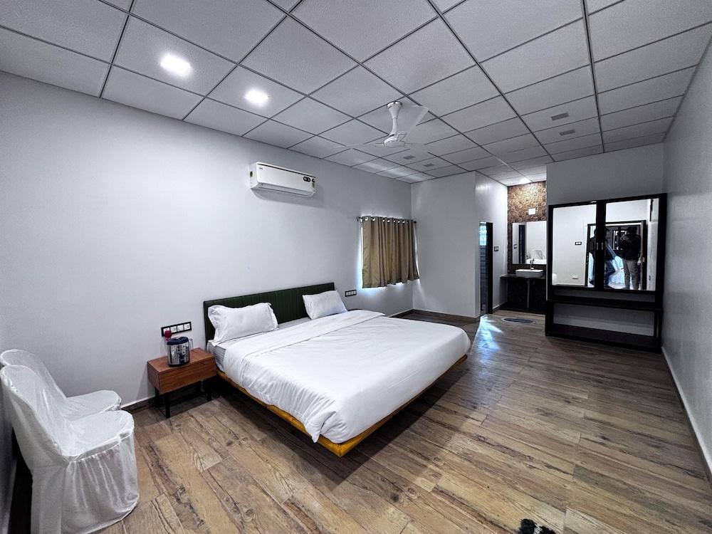 Unique Resort And Restaurant