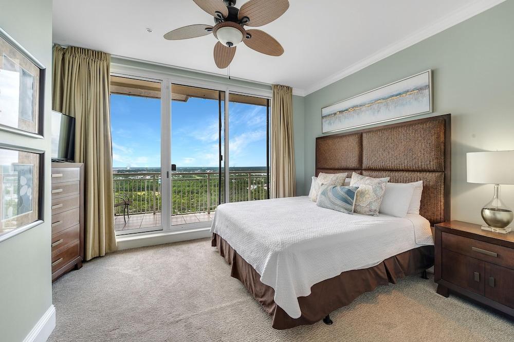 Indigo West 2103 Penthouse