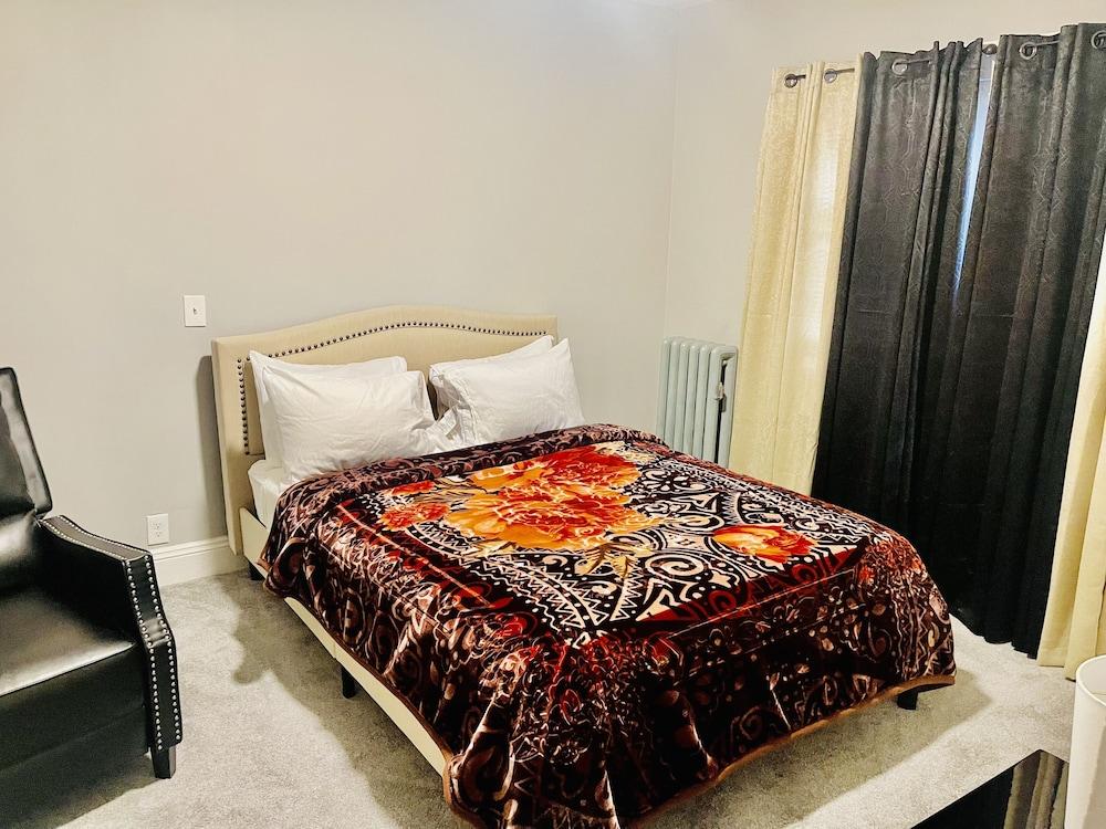 Newly Renovated 2 floor Getaway