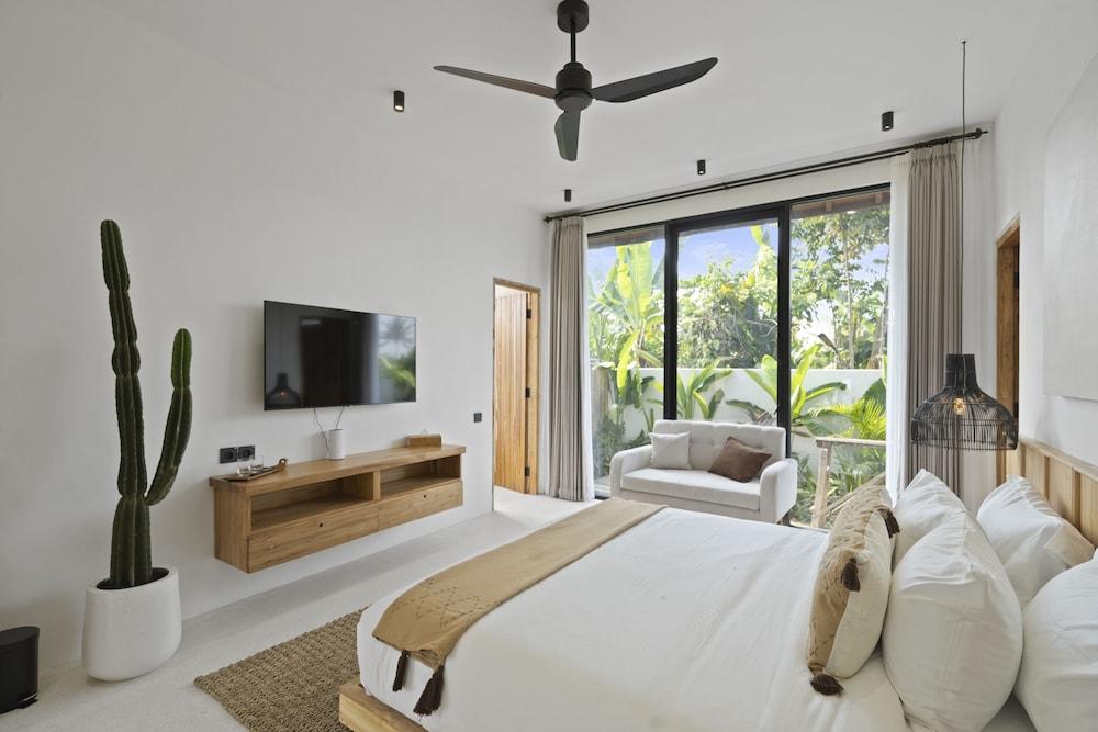 Marbella Villa by Betterplace