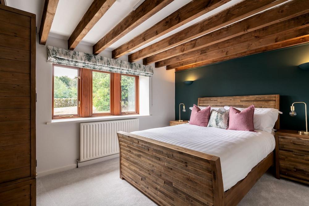 Long Ashes - Netherside Barn