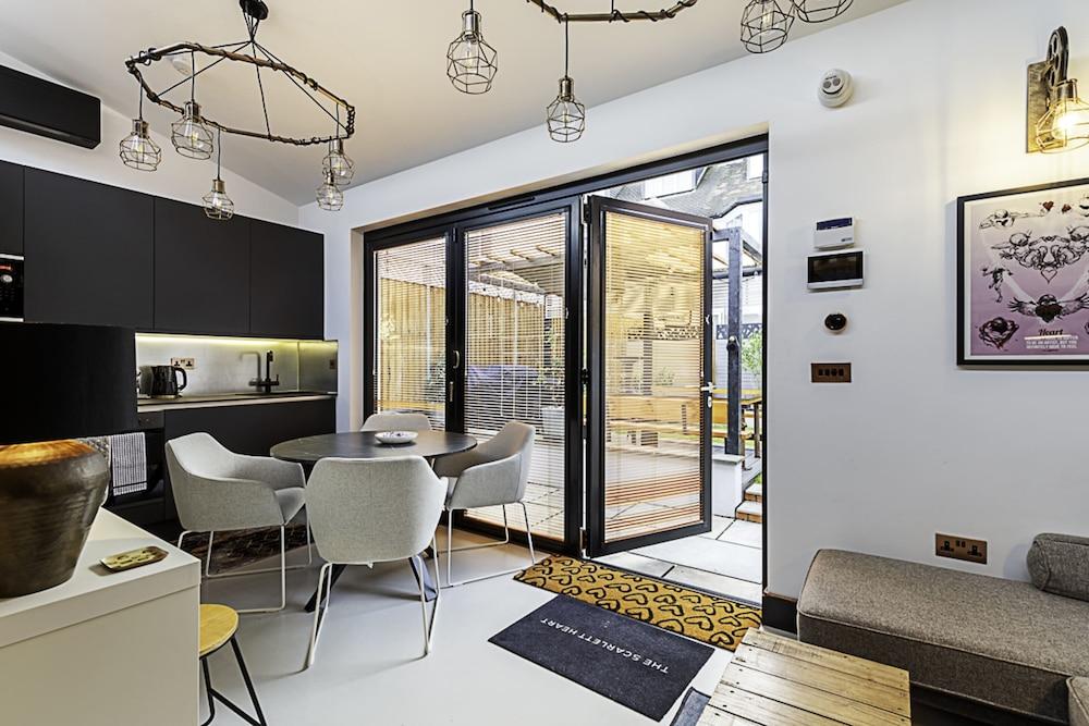 Scarlett Heart Studios in Golders Green