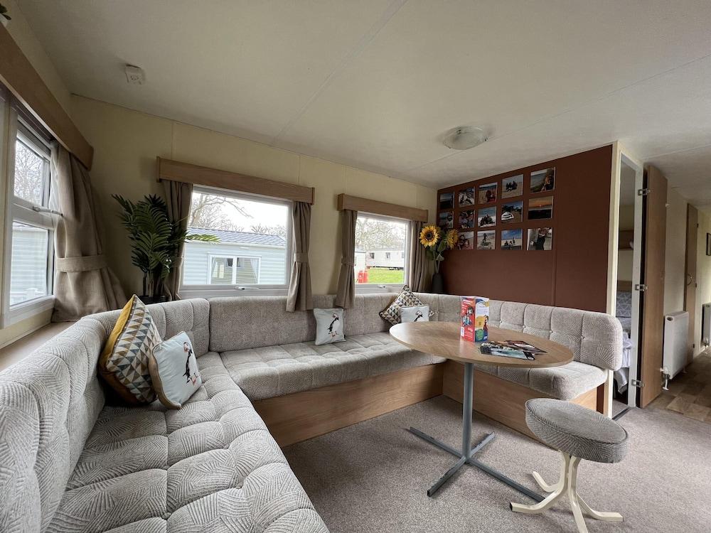 3 Bed Caravan Sea Views Discounted Ferry