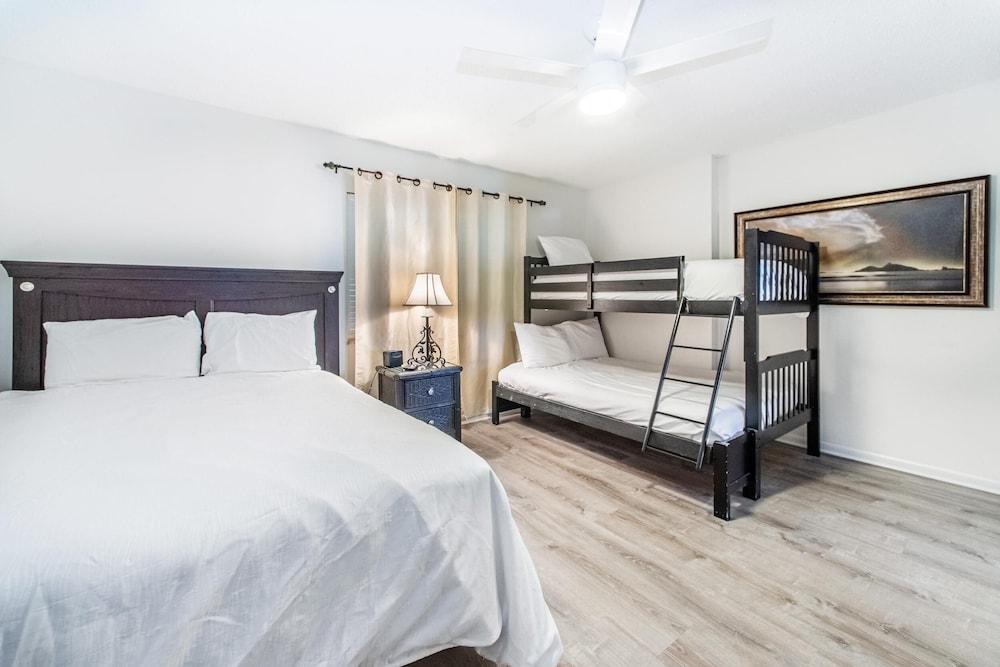 Shoreline Towers 3083