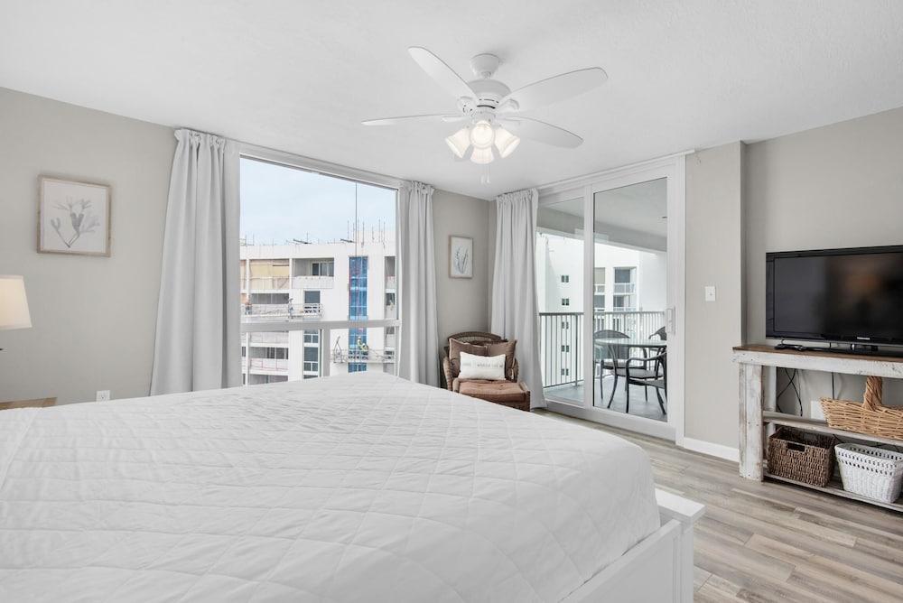 Shoreline Towers 1114