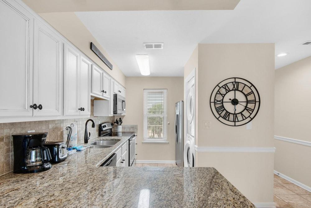 Poolside Villas #302- Harry's Beach House