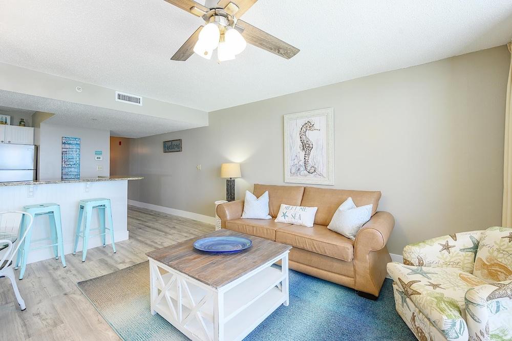 Pelican Beach Resort 2006