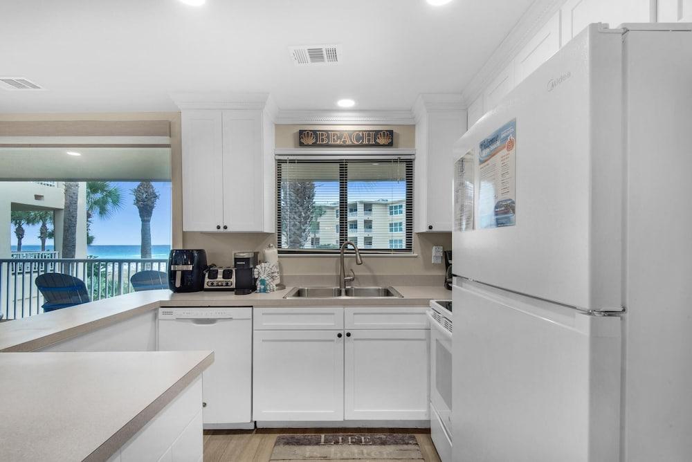 Silver Dunes D206- The Salty Seahorse