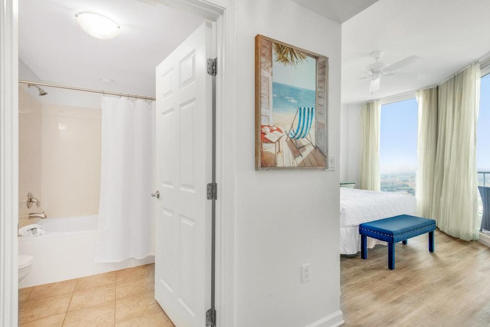 Palms Resort #21204 Jr. 2BR