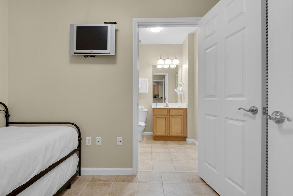 Palms Resort #2106 Jr. 2BR