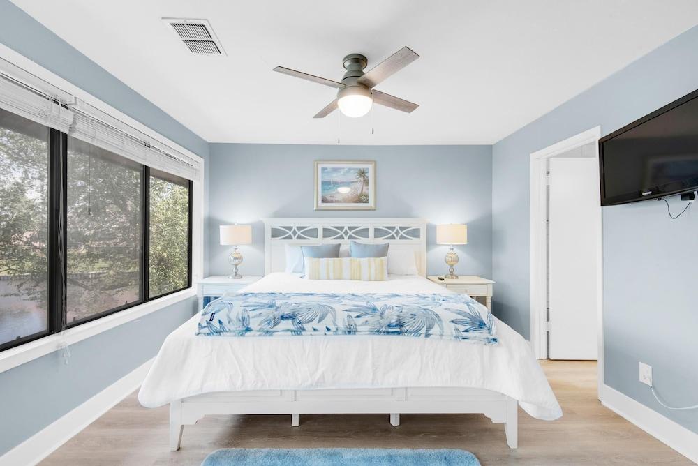 Beachwalk Villas 5079- On the Rocks