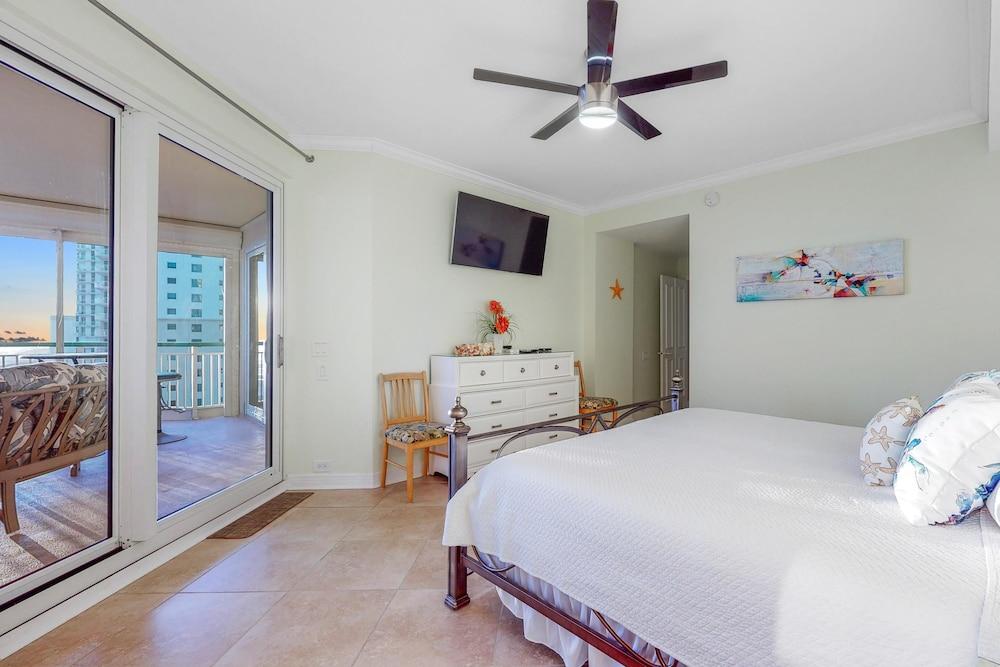 Beach Colony West 9D