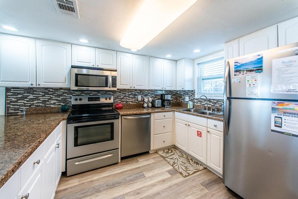 Sand Dollar Townhome #14- OLD