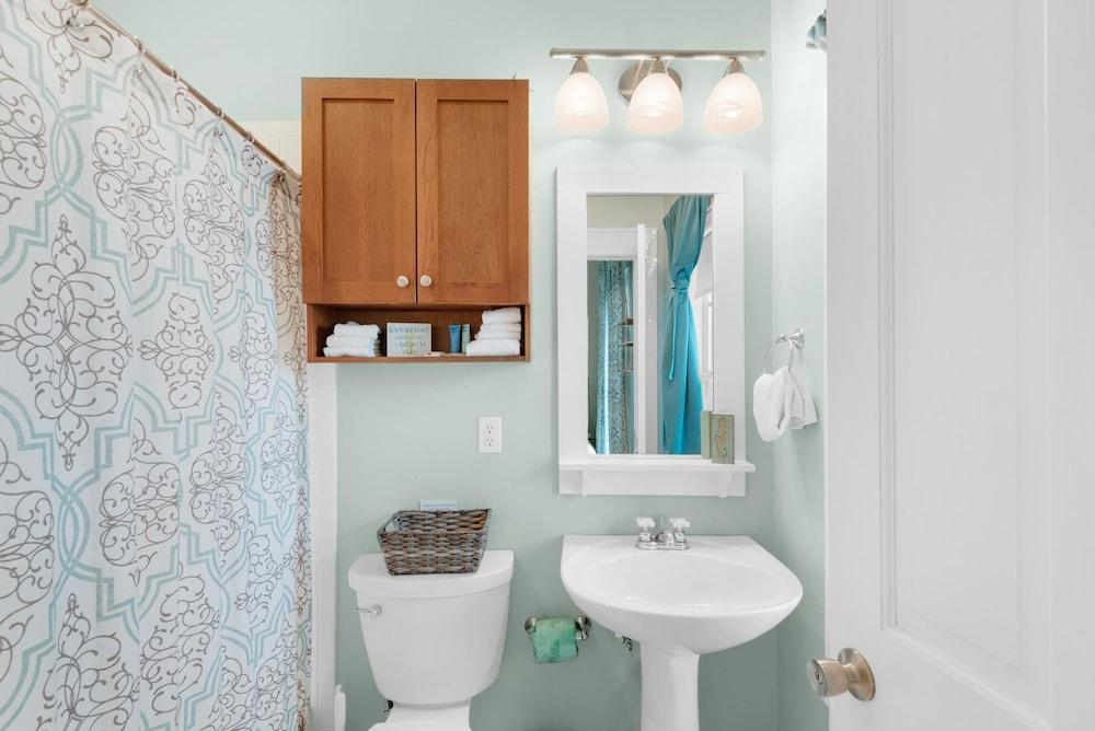 Four Fish Bungalow 155