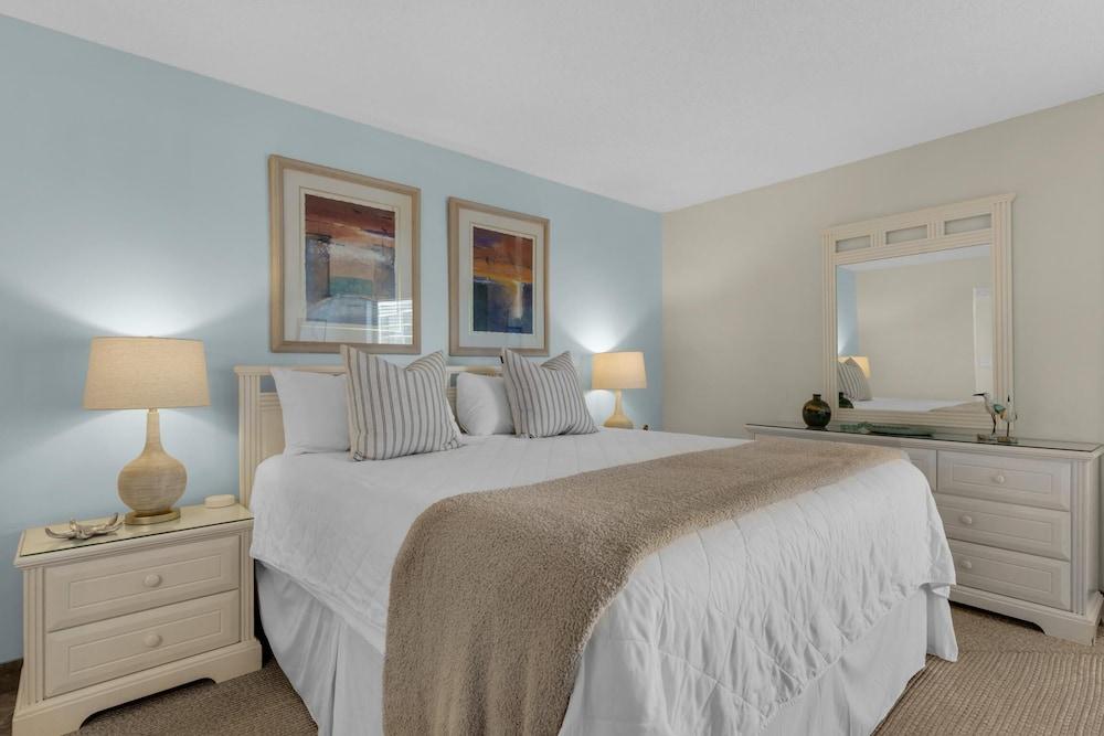 Edgewater Tower 2-805