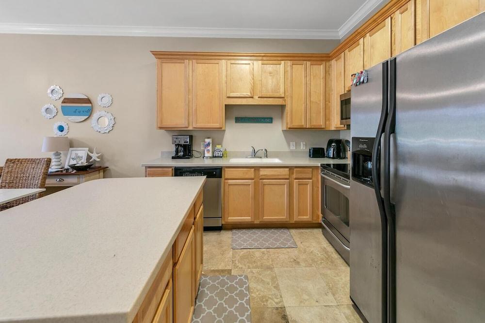 Cowtown Cottage 1302