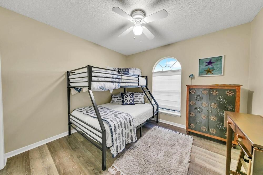 Manatee Summer House