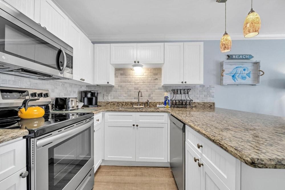 Gulf Place Caribbean 311