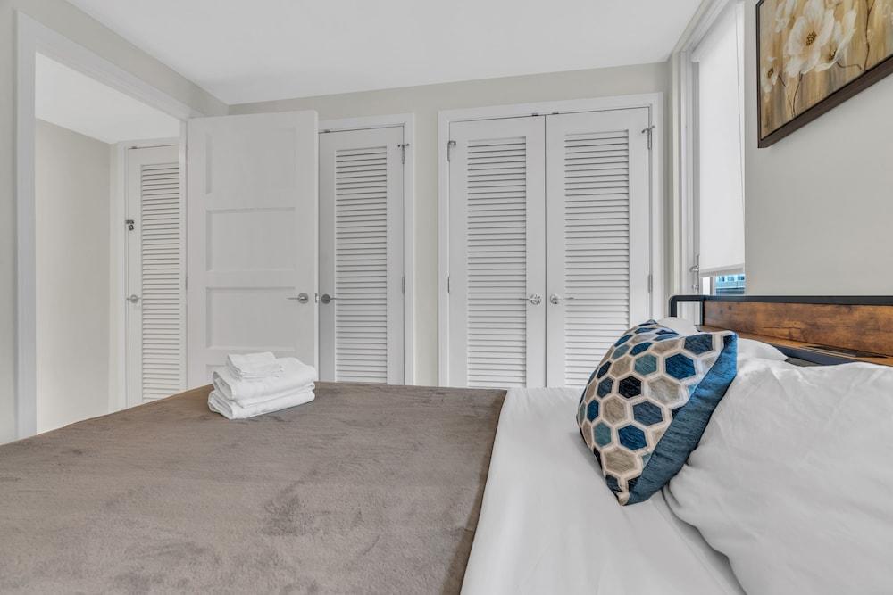 Furnished 2br Apartment In Penn Quarter, Dc 2 Bedroom Apts by RedAwning