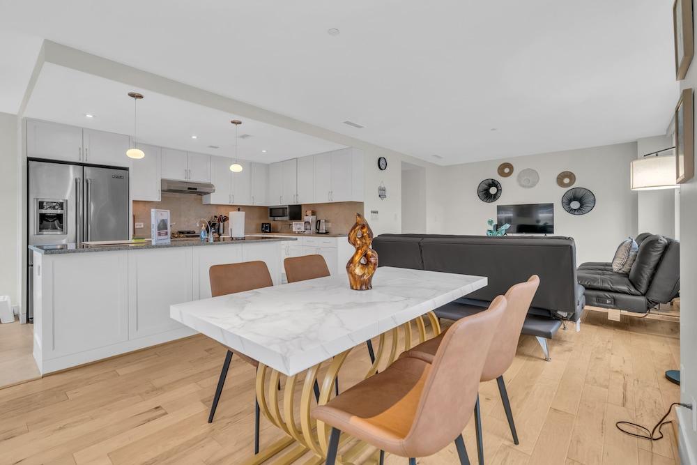 Centrally Located Furnished Apt In Penn Quarter 2 Bedroom Apts by RedAwning