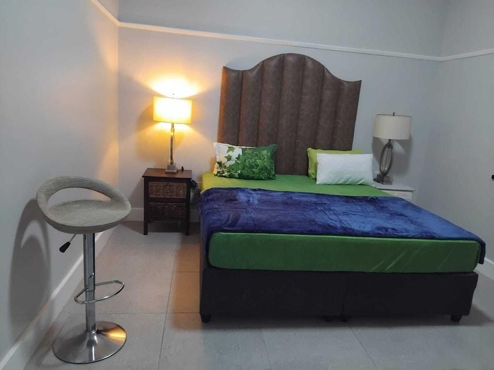 Neo & ruks Lodge Goowood