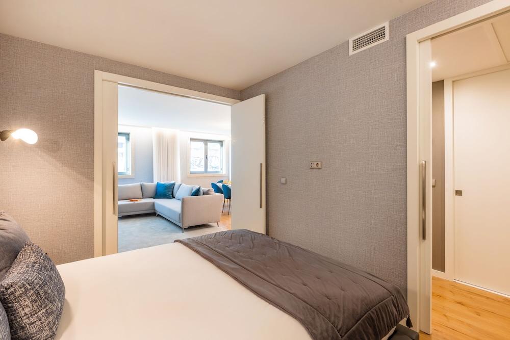 Renovato Deluxe Apartment