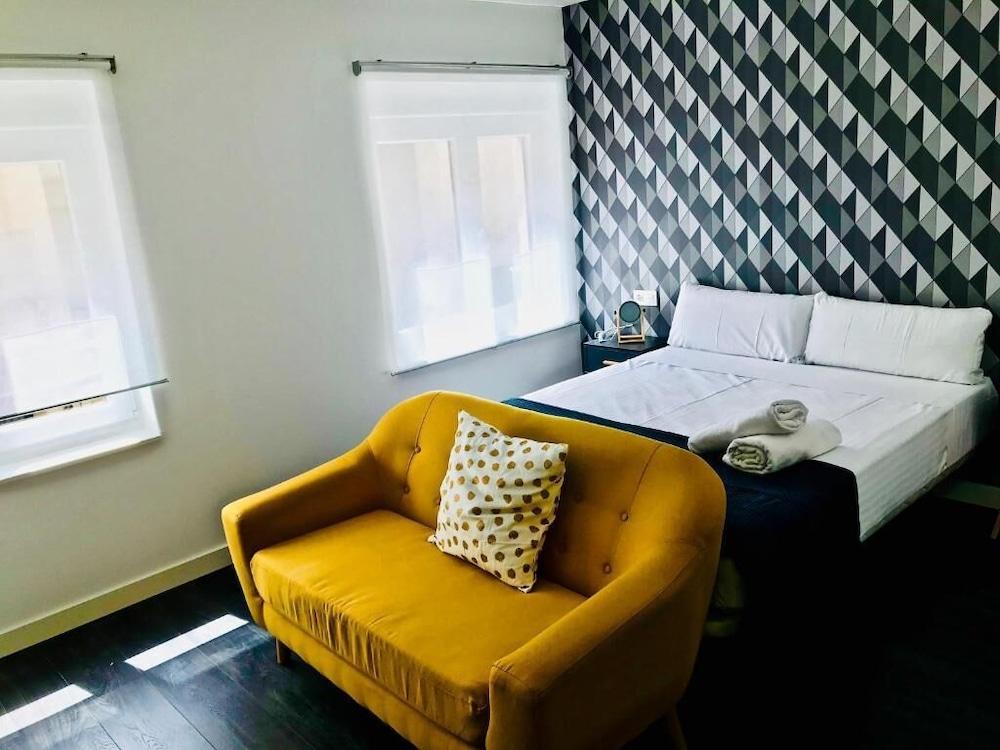 Apartamentos Arriba by gaiarooms