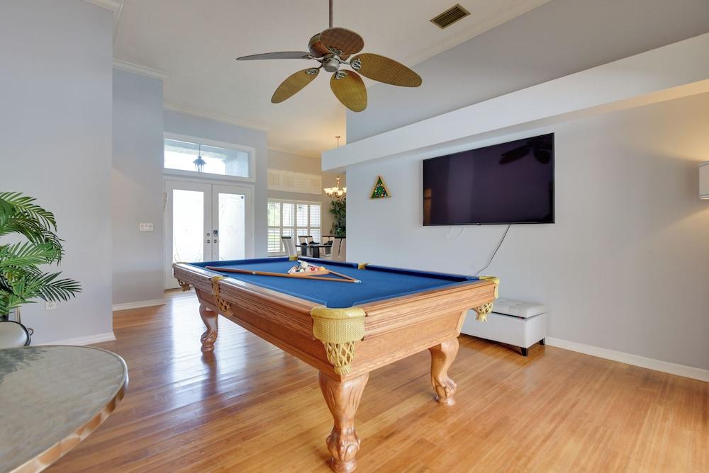 3 Mi to Dtwn Bradenton: Family Home w/ Pool!
