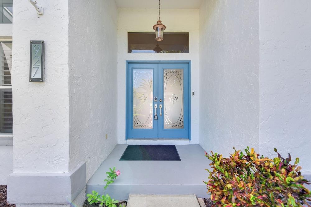 3 Mi to Dtwn Bradenton: Family Home w/ Pool!