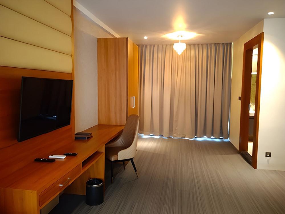 Global Village Luxury Resorts