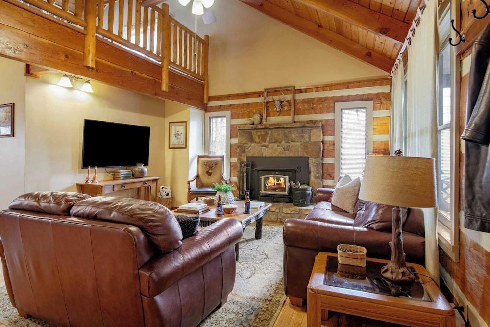 Twilight Ridge by Avantstay Mountain Mansion, 20min to Pigeon Forge