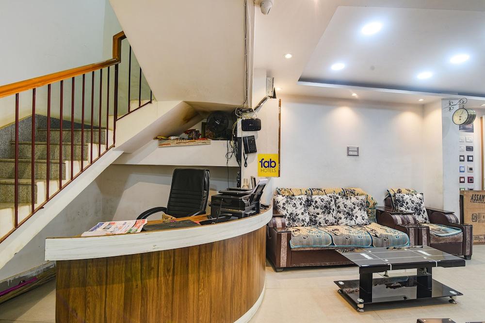 Fabhotel Raj Niwas