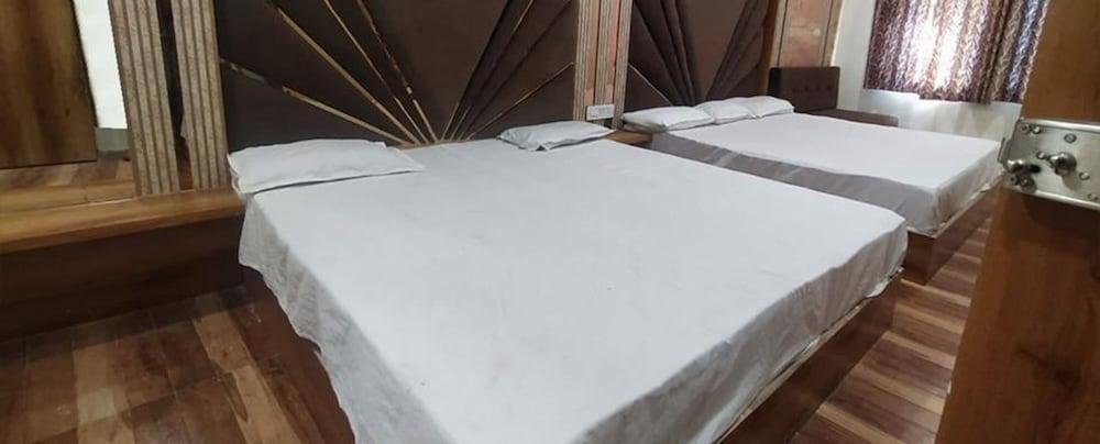 Fabexpress Rudraksh Palace