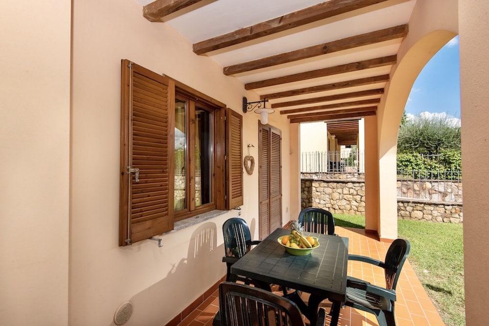 Residence with pool 4 km from Suvereto